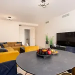 Seaside Retreat With Pool Apartment *